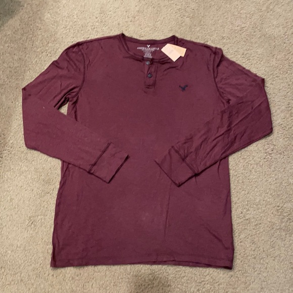 American Eagle Legend T in Maroon/plum shade